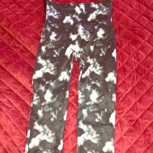 Athletic or casual leggings